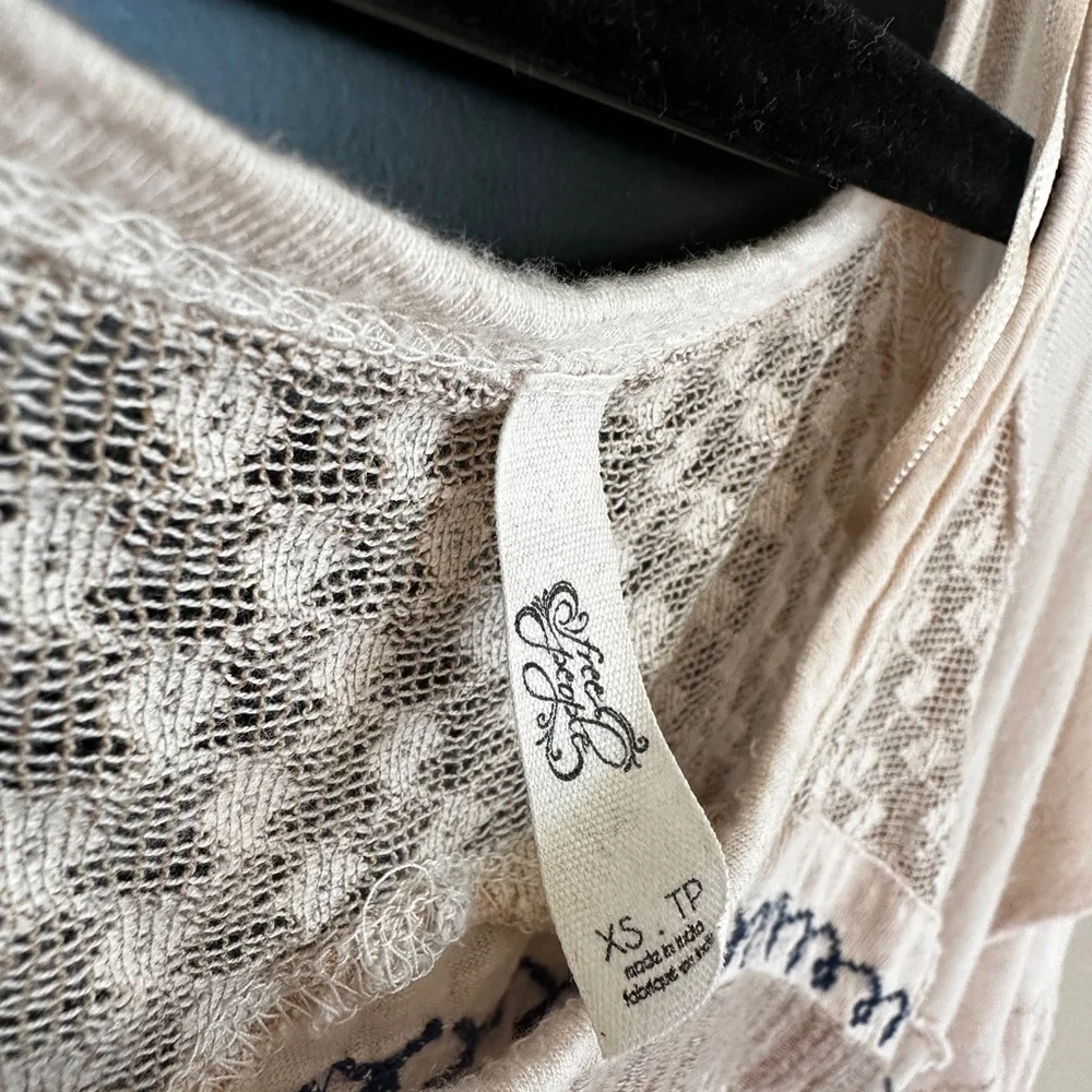 Free People Embroidered Boho Top – Size XS - Picture 9 of 9